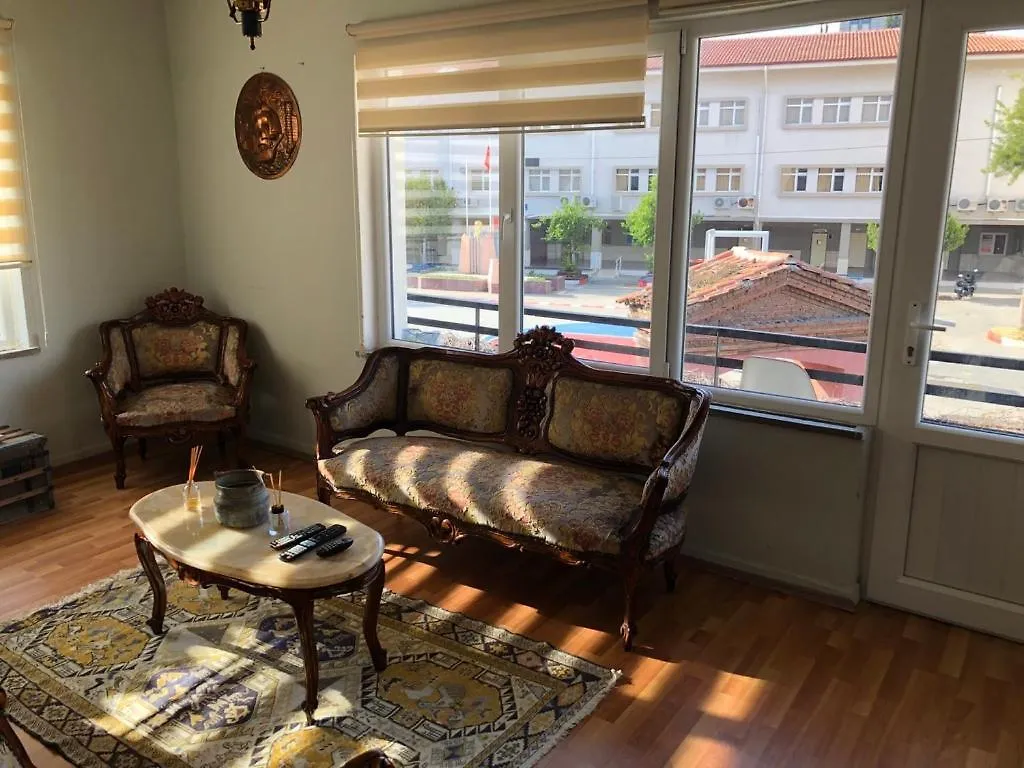 Antalya Kaleici Muhtesem Konum Genis Balkonlu Mutfakli Daire דירה