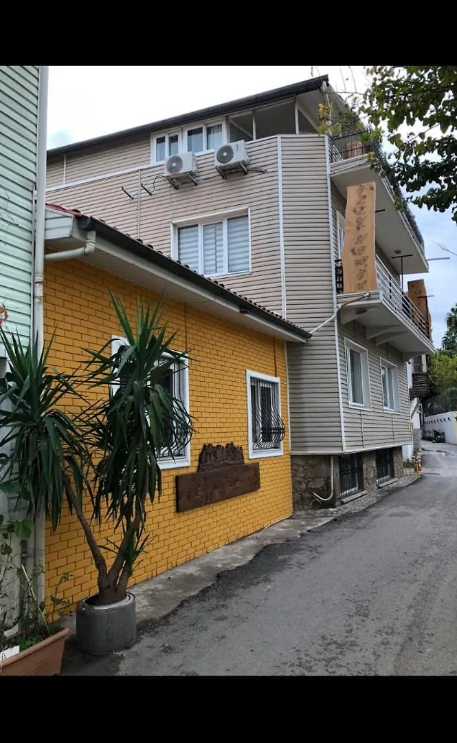 Antalya Kaleici Muhtesem Konum Genis Balkonlu Mutfakli Daire