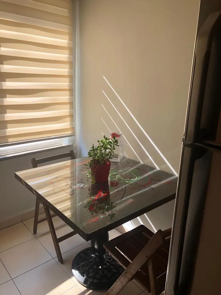 Antalya Kaleici Muhtesem Konum Genis Balkonlu Mutfakli Daire